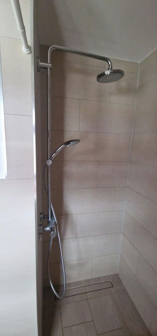 Pronájem domu 145 m², pozemek 150 m², Weydemeyerstr 180a, Chemnitz, Sasko Pronájem domu 145 m², pozemek 150 m², Weydemeyerstr 180a, Chemnitz, Sasko