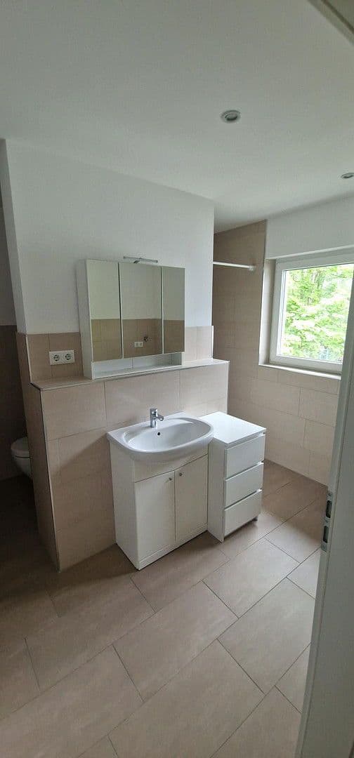 Pronájem domu 145 m², pozemek 150 m², Weydemeyerstr 180a, Chemnitz, Sasko Pronájem domu 145 m², pozemek 150 m², Weydemeyerstr 180a, Chemnitz, Sasko