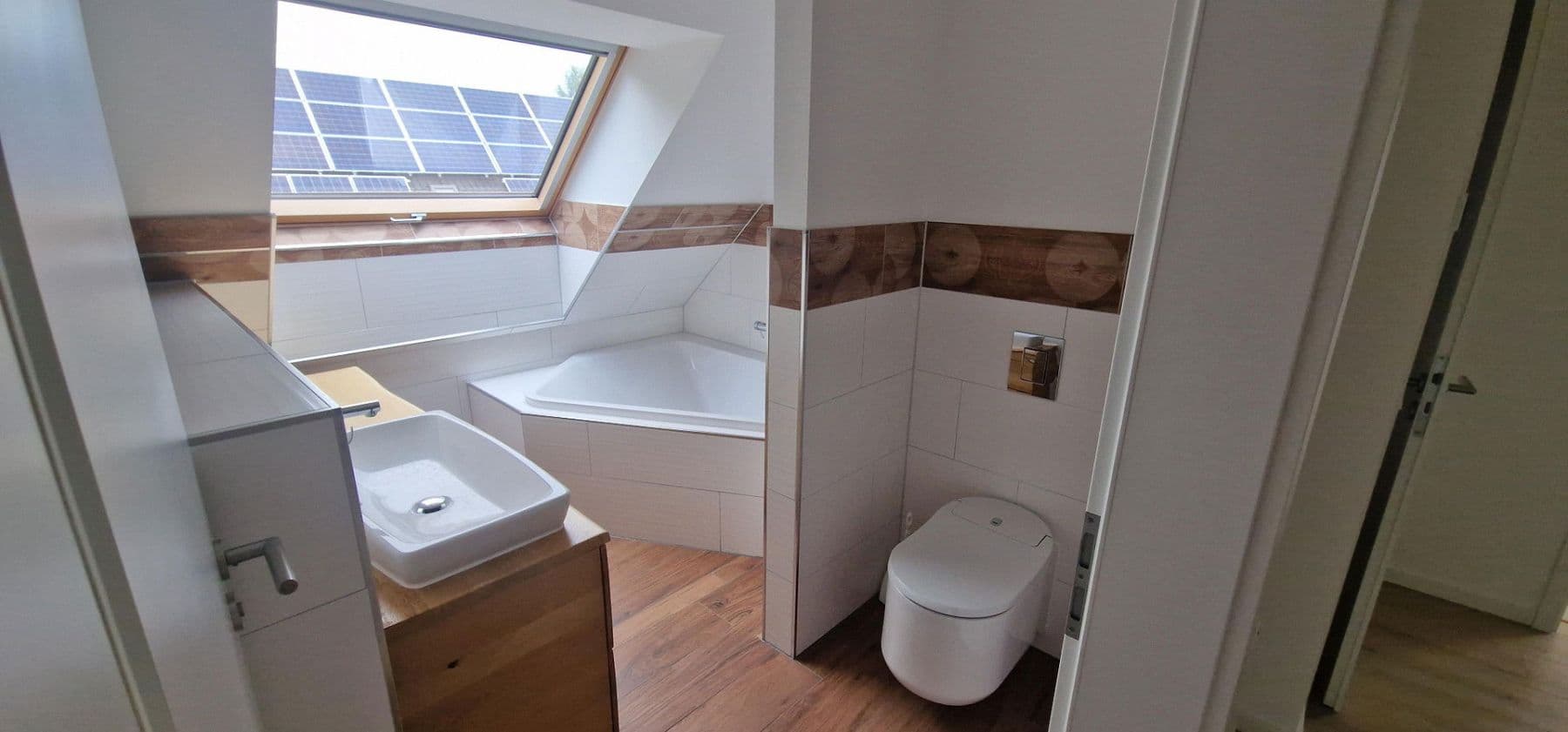 Pronájem domu 145 m², pozemek 150 m², Weydemeyerstr 180a, Chemnitz, Sasko Pronájem domu 145 m², pozemek 150 m², Weydemeyerstr 180a, Chemnitz, Sasko