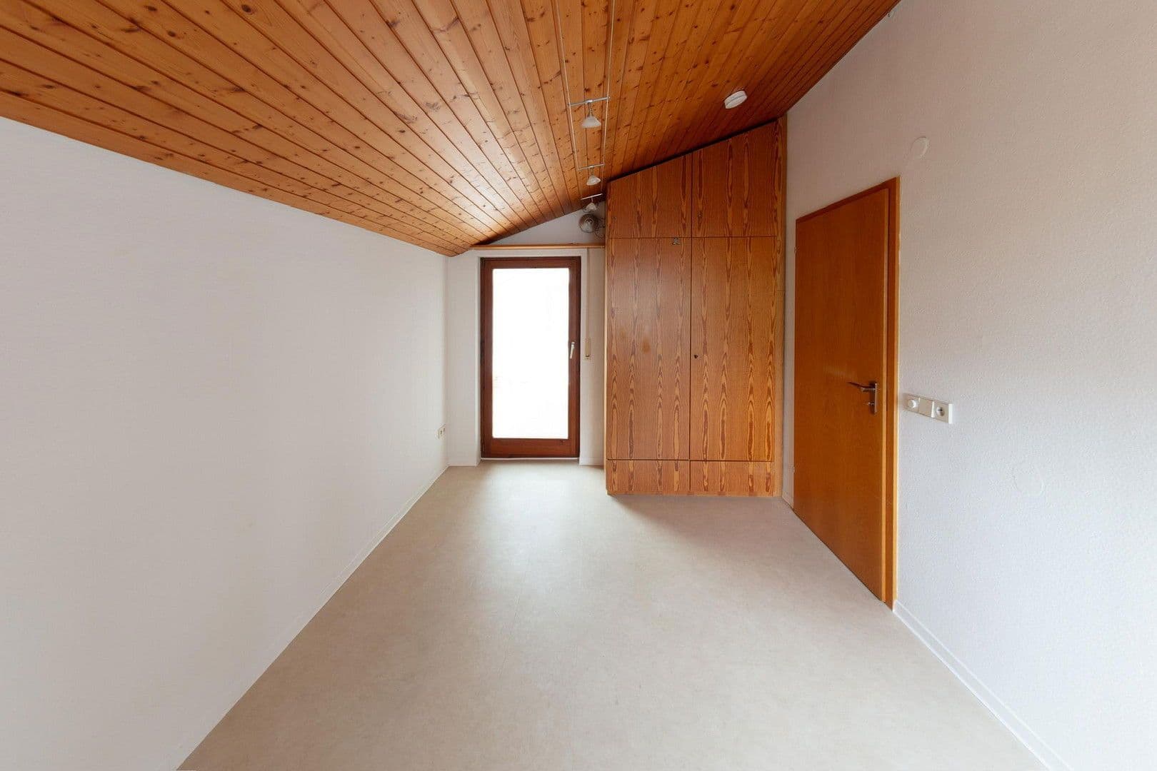 Prodej domu 158 m², pozemek 410 m², Leonberg, Bádensko-Württembersko Prodej domu 158 m², pozemek 410 m², Leonberg, Bádensko-Württembersko