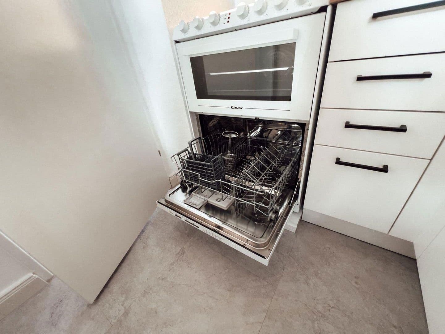 Pronájem bytu 1+1 36 m², Max-Planck-Straße 22, Heusenstamm, Hessen Pronájem bytu 1+1 36 m², Max-Planck-Straße 22, Heusenstamm, Hessen