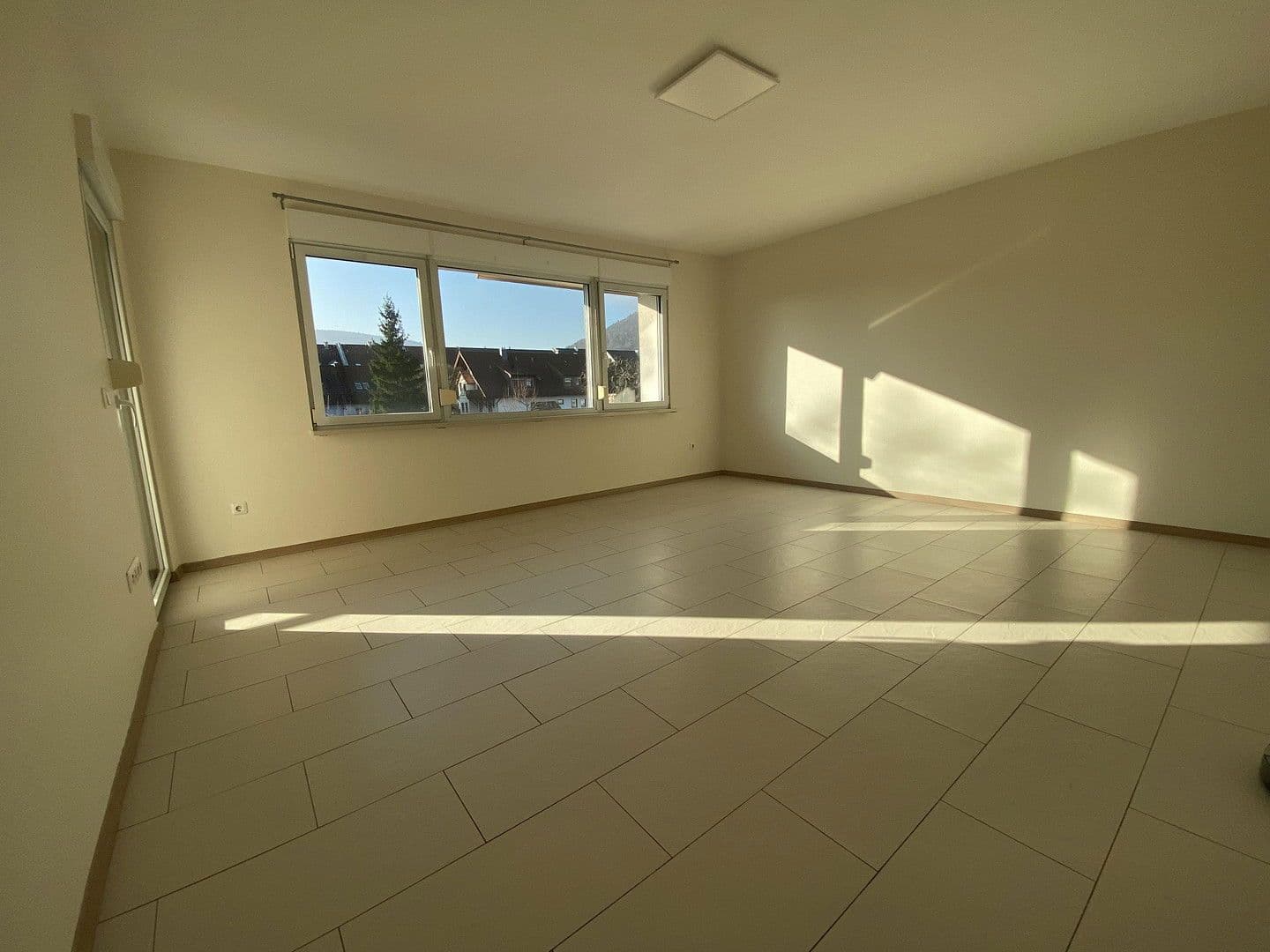 Pronájem bytu 3+1 76 m², Kleinheubach, Bavorsko Pronájem bytu 3+1 76 m², Kleinheubach, Bavorsko