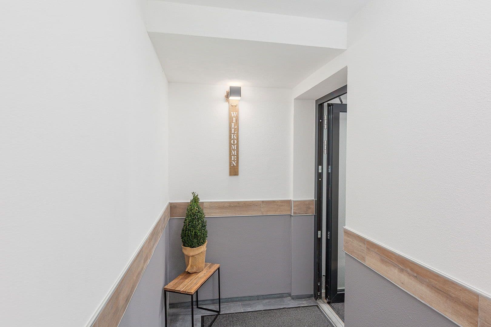 Pronájem bytu 1+1 24 m², Ezanvillestr. 14, Heidelberg, Bádensko-Württembersko Pronájem bytu 1+1 24 m², Ezanvillestr. 14, Heidelberg, Bádensko-Württembersko