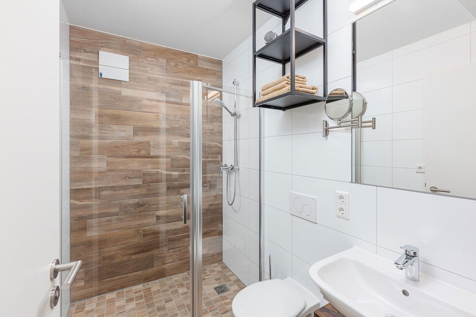 Pronájem bytu 1+1 24 m², Ezanvillestr. 14, Heidelberg, Bádensko-Württembersko Pronájem bytu 1+1 24 m², Ezanvillestr. 14, Heidelberg, Bádensko-Württembersko