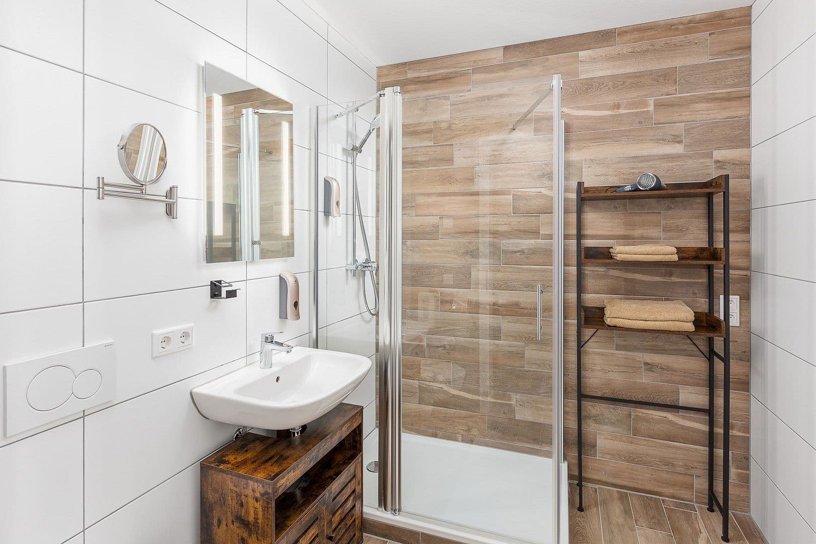 Pronájem bytu 1+1 24 m², Ezanvillestr. 14, Heidelberg, Bádensko-Württembersko Pronájem bytu 1+1 24 m², Ezanvillestr. 14, Heidelberg, Bádensko-Württembersko