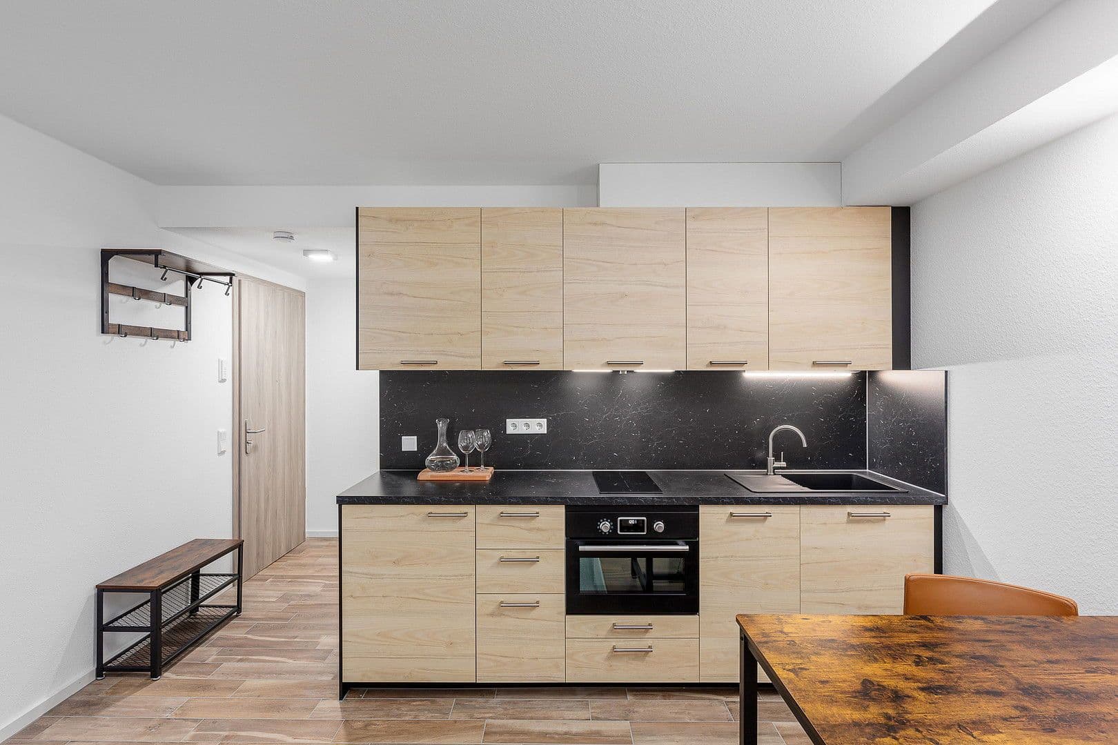 Pronájem bytu 1+1 24 m², Ezanvillestr. 14, Heidelberg, Bádensko-Württembersko Pronájem bytu 1+1 24 m², Ezanvillestr. 14, Heidelberg, Bádensko-Württembersko