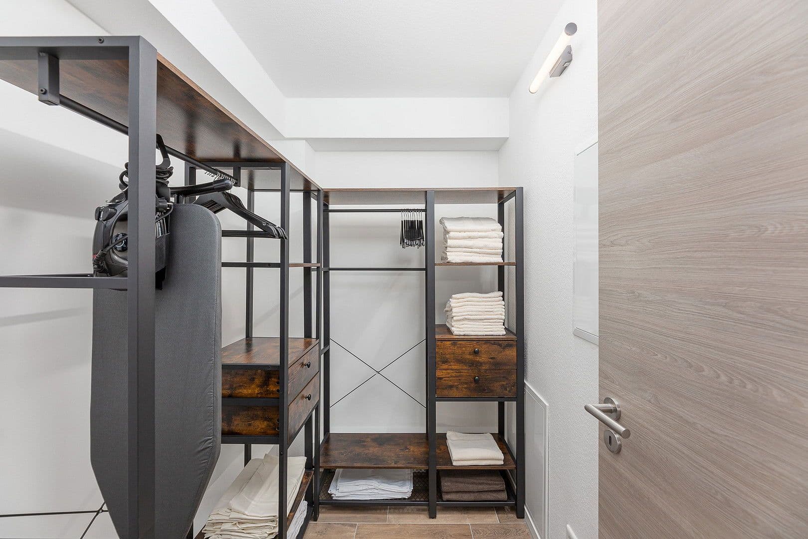 Pronájem bytu 1+1 24 m², Ezanvillestr. 14, Heidelberg, Bádensko-Württembersko Pronájem bytu 1+1 24 m², Ezanvillestr. 14, Heidelberg, Bádensko-Württembersko