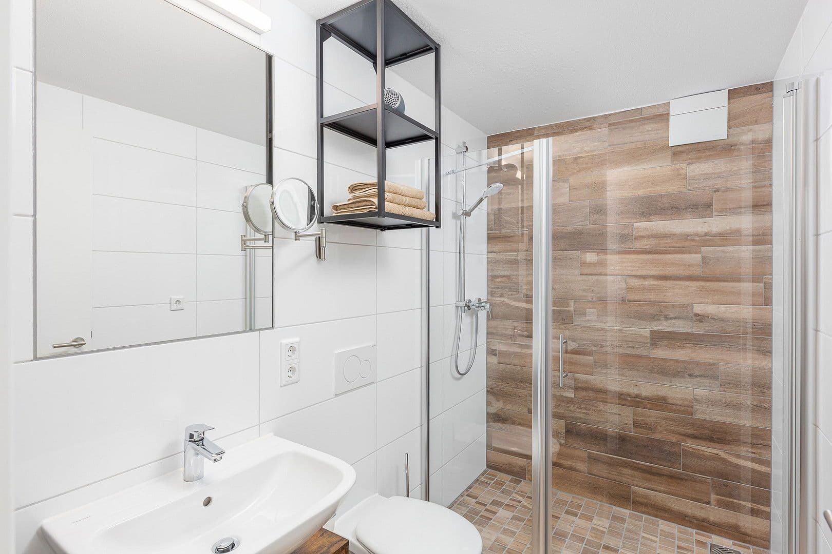 Pronájem bytu 1+1 24 m², Ezanvillestr. 14, Heidelberg, Bádensko-Württembersko Pronájem bytu 1+1 24 m², Ezanvillestr. 14, Heidelberg, Bádensko-Württembersko