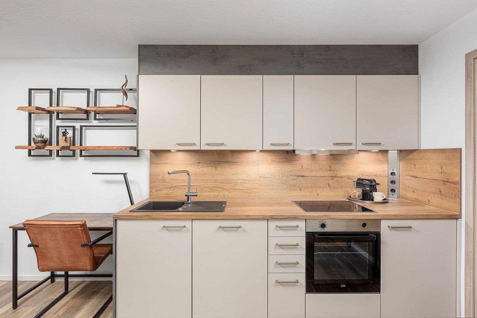 Pronájem bytu 1+1 24 m², Ezanvillestr. 14, Heidelberg, Bádensko-Württembersko Pronájem bytu 1+1 24 m², Ezanvillestr. 14, Heidelberg, Bádensko-Württembersko