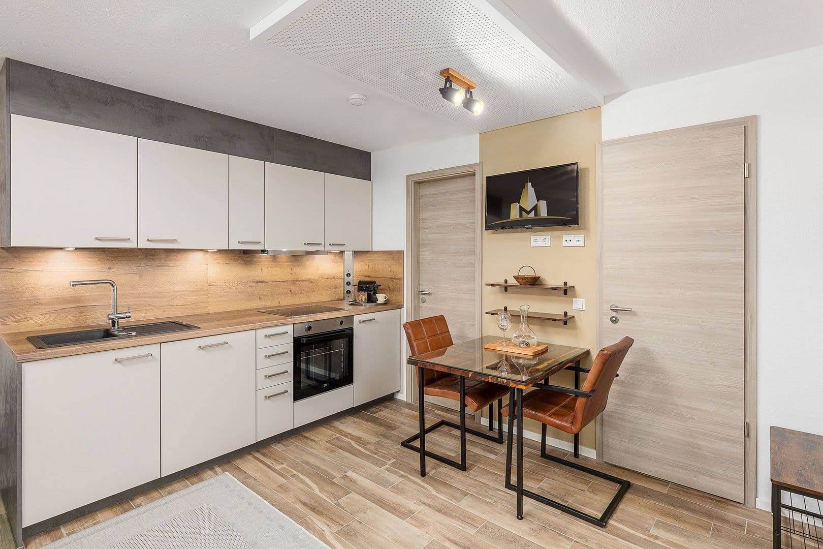 Pronájem bytu 1+1 24 m², Ezanvillestr. 14, Heidelberg, Bádensko-Württembersko Pronájem bytu 1+1 24 m², Ezanvillestr. 14, Heidelberg, Bádensko-Württembersko