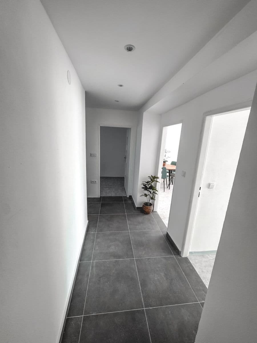 Pronájem bytu 3+1 59 m², 5. května, Kladno, Středočeský kraj Pronájem bytu 3+1 59 m², 5. května, Kladno, Středočeský kraj