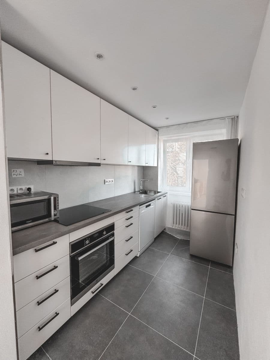 Pronájem bytu 3+1 59 m², 5. května, Kladno, Středočeský kraj Pronájem bytu 3+1 59 m², 5. května, Kladno, Středočeský kraj