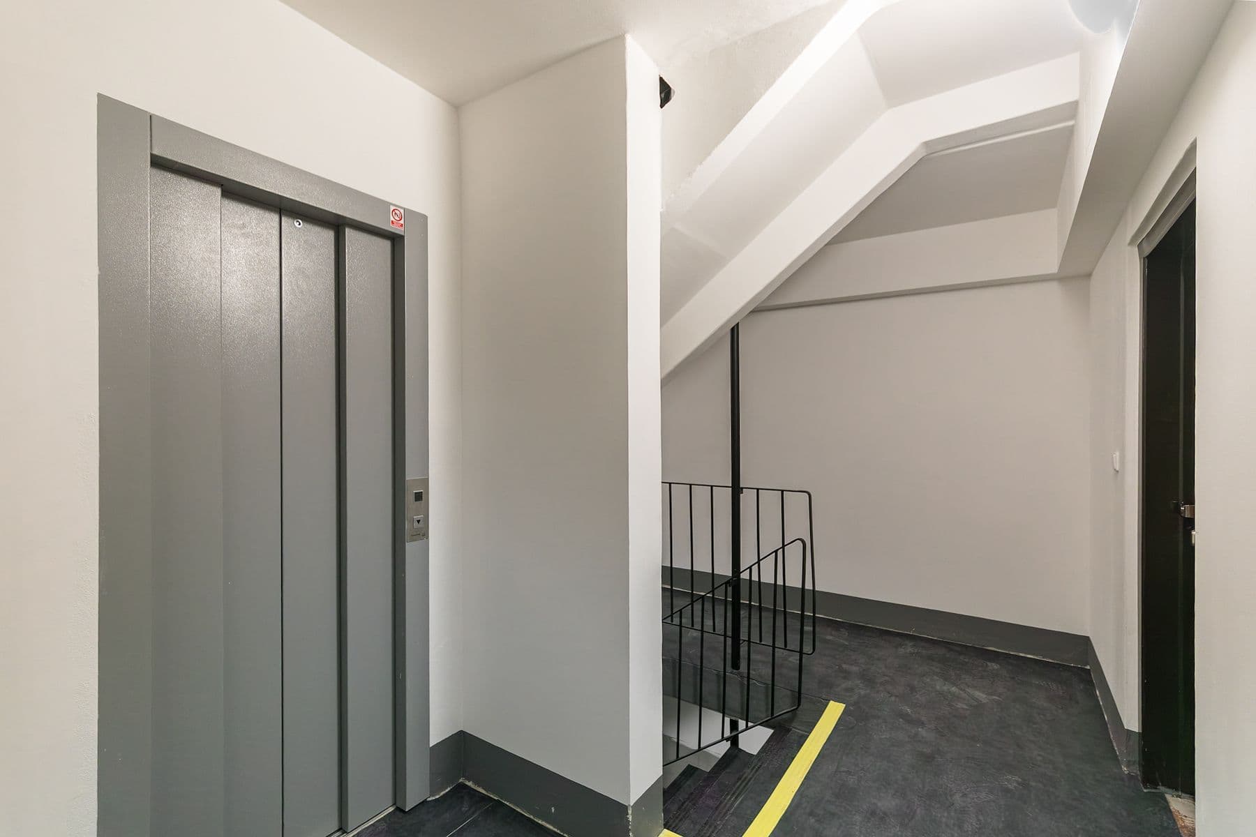 Prodej bytu 3+1 64 m², Svídnická, Praha, Praha Prodej bytu 3+1 64 m², Svídnická, Praha, Praha