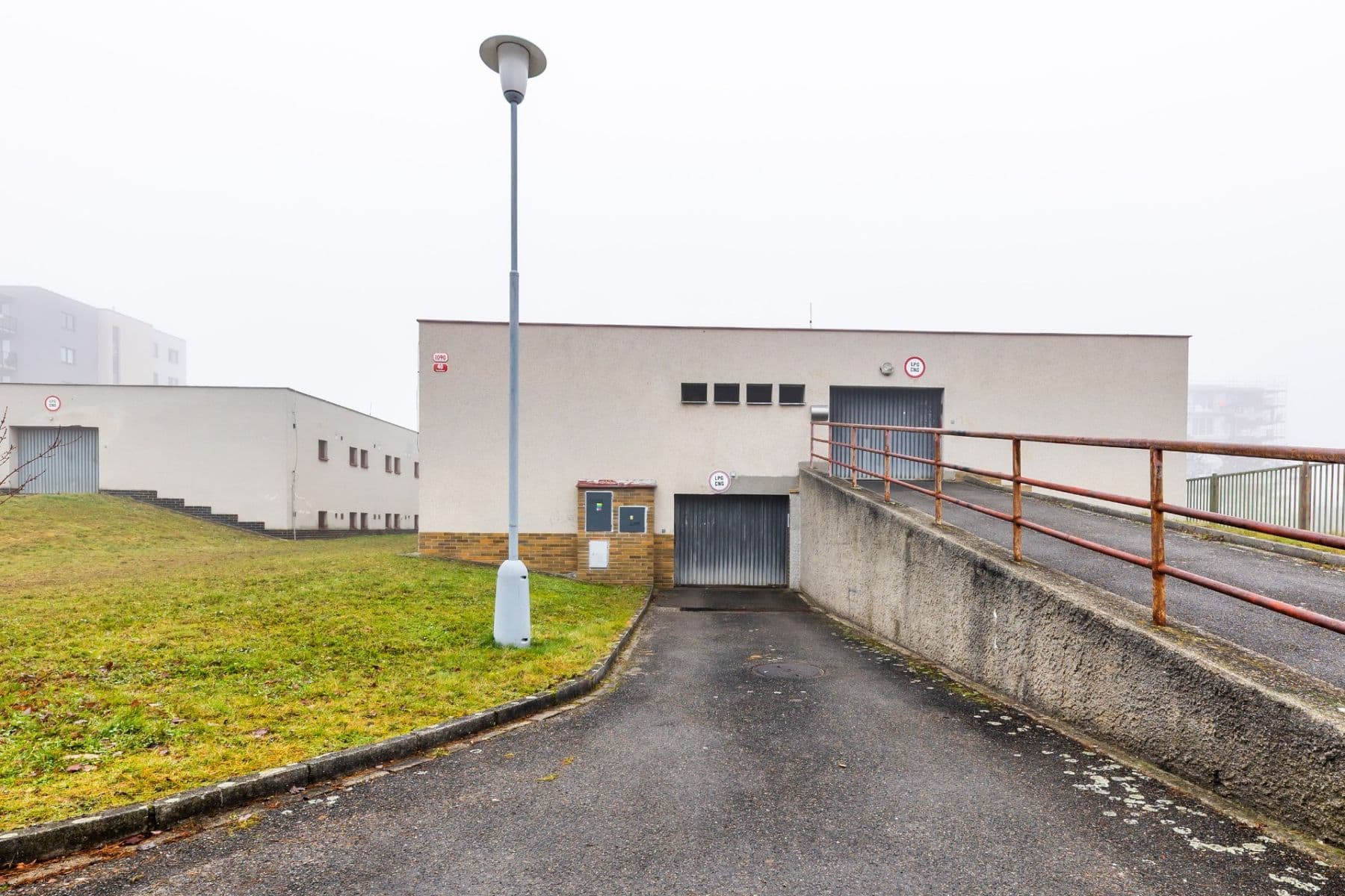 Pronájem garáže 15 m², Pecháčkova, Plzeň, Plzeňský kraj Pronájem garáže 15 m², Pecháčkova, Plzeň, Plzeňský kraj