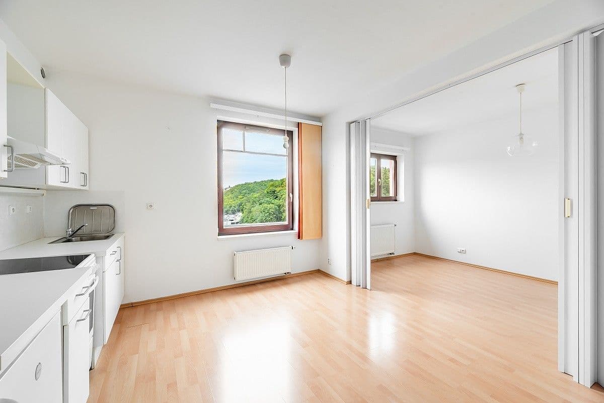Pronájem bytu 1+1 39 m², Pod Klamovkou, Praha, Praha Pronájem bytu 1+1 39 m², Pod Klamovkou, Praha, Praha