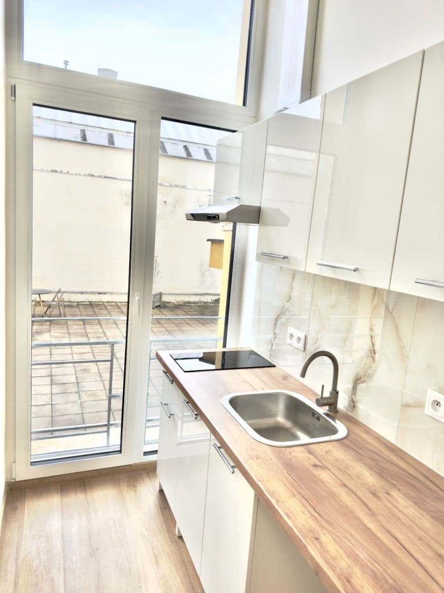 Pronájem bytu 1+1 30 m², 5. května, Praha, Praha Pronájem bytu 1+1 30 m², 5. května, Praha, Praha