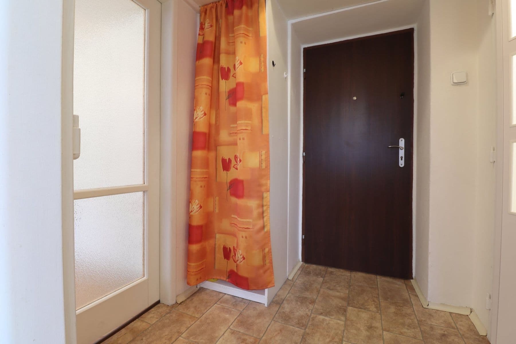 Pronájem bytu 1+1 32 m², Kyjevská, Kladno, Středočeský kraj Pronájem bytu 1+1 32 m², Kyjevská, Kladno, Středočeský kraj