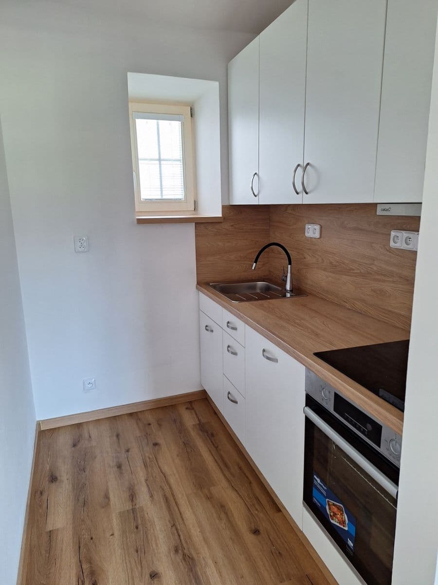 Pronájem bytu 2+1 37 m², Úhonická, Jeneč, Středočeský kraj Pronájem bytu 2+1 37 m², Úhonická, Jeneč, Středočeský kraj