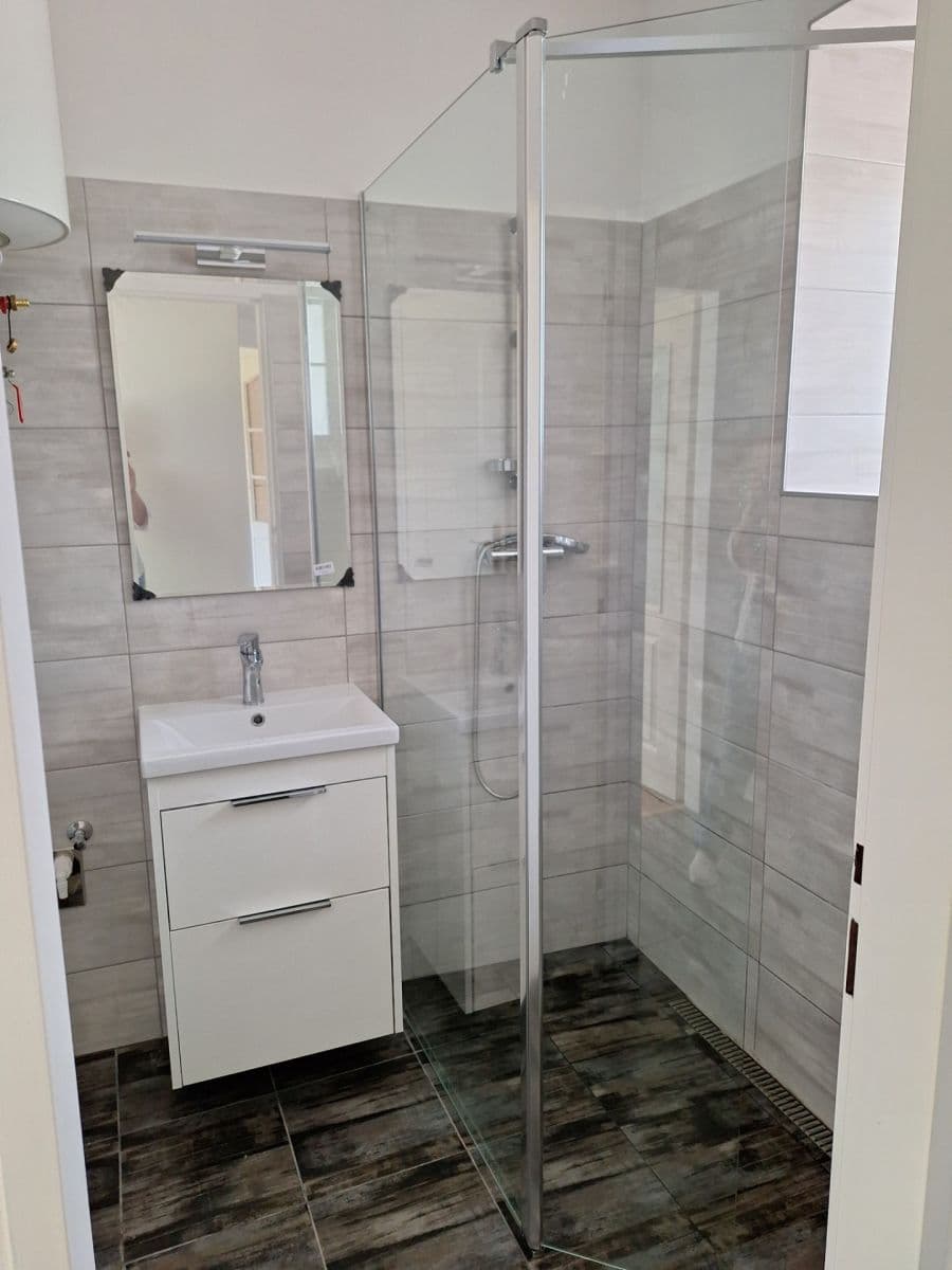 Pronájem bytu 2+1 37 m², Úhonická, Jeneč, Středočeský kraj Pronájem bytu 2+1 37 m², Úhonická, Jeneč, Středočeský kraj