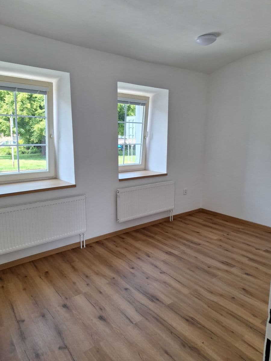 Pronájem bytu 2+1 37 m², Úhonická, Jeneč, Středočeský kraj Pronájem bytu 2+1 37 m², Úhonická, Jeneč, Středočeský kraj