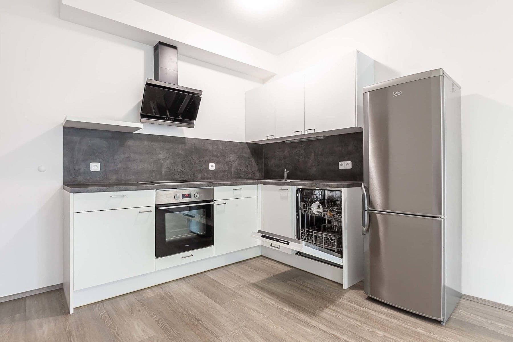 Prodej bytu 2+kk 50 m², náměstí Junkových, Praha, Praha Prodej bytu 2+kk 50 m², náměstí Junkových, Praha, Praha