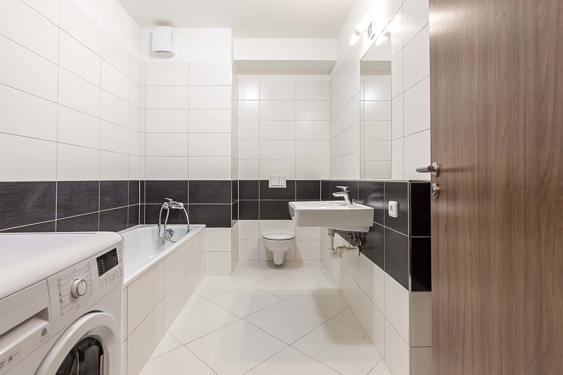 Prodej bytu 2+kk 50 m², náměstí Junkových, Praha, Praha Prodej bytu 2+kk 50 m², náměstí Junkových, Praha, Praha