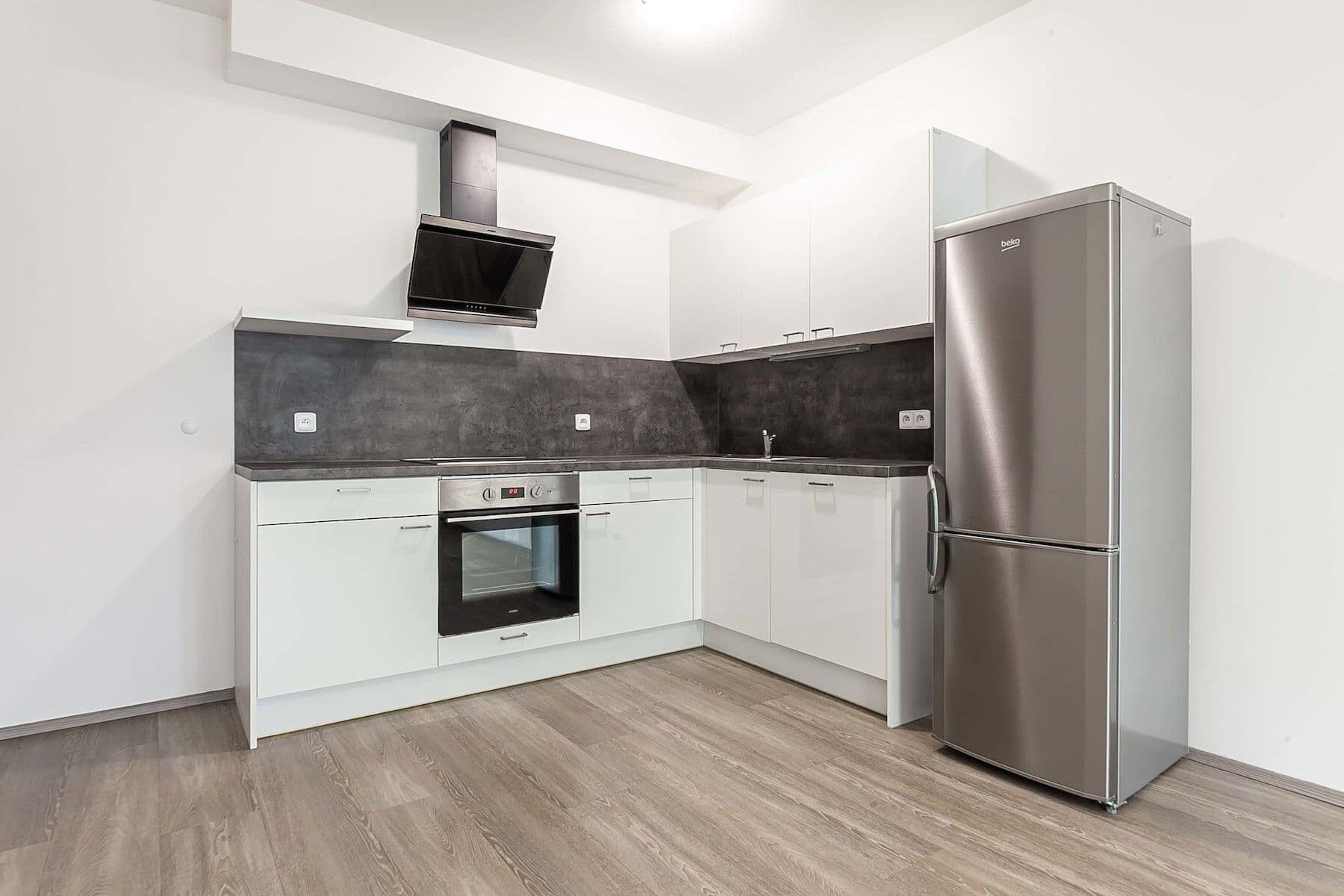 Prodej bytu 2+kk 50 m², náměstí Junkových, Praha, Praha Prodej bytu 2+kk 50 m², náměstí Junkových, Praha, Praha