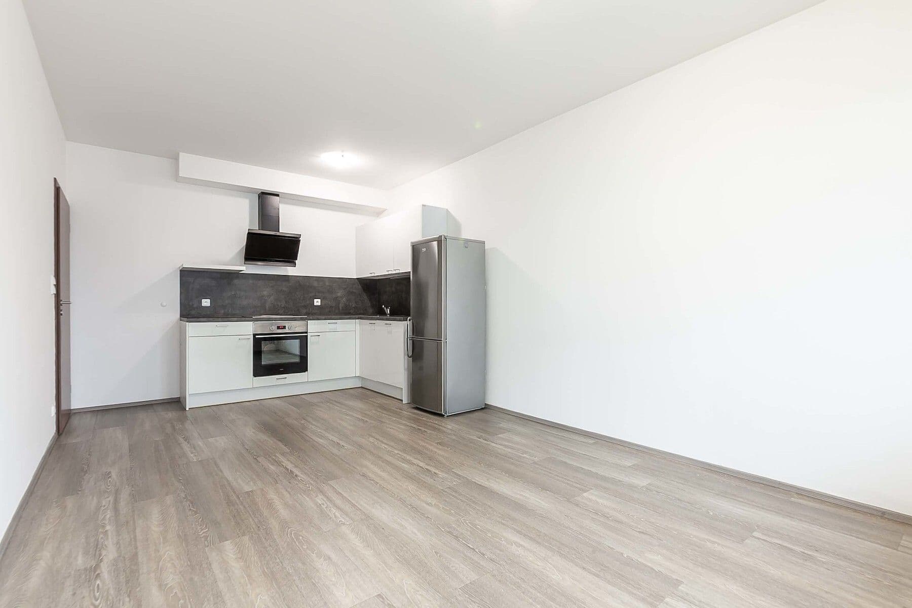 Prodej bytu 2+kk 50 m², náměstí Junkových, Praha, Praha Prodej bytu 2+kk 50 m², náměstí Junkových, Praha, Praha