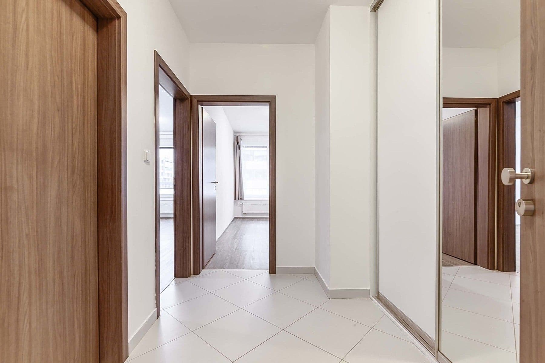Prodej bytu 2+kk 50 m², náměstí Junkových, Praha, Praha Prodej bytu 2+kk 50 m², náměstí Junkových, Praha, Praha