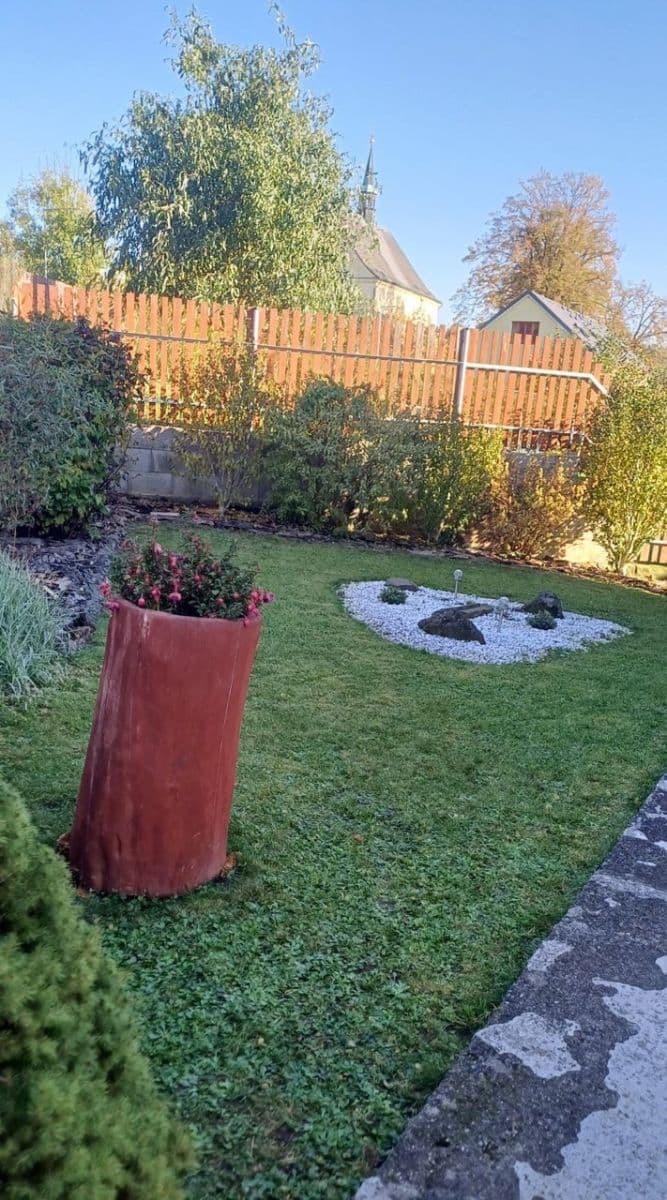 Prodej domu 373 m², pozemek 646 m², Vratislava Šantrocha, Rovensko pod Troskami, Liberecký kraj Prodej domu 373 m², pozemek 646 m², Vratislava Šantrocha, Rovensko pod Troskami, Liberecký kraj