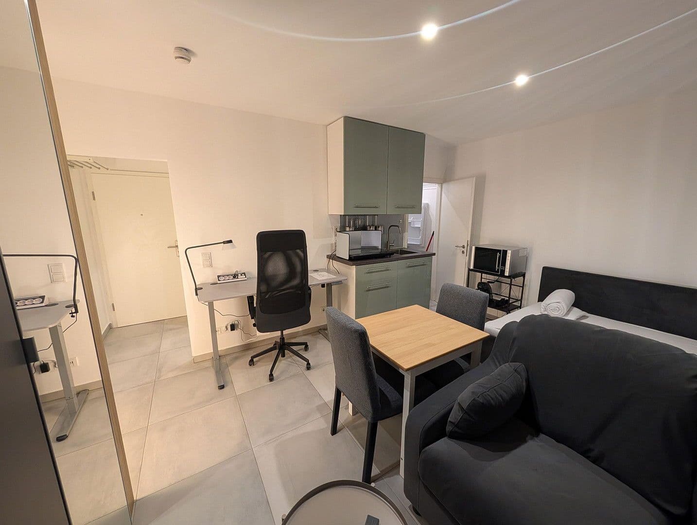 Pronájem bytu 1+1 23 m², Düsseldorf, Severní Porýní-Vestfálsko Pronájem bytu 1+1 23 m², Düsseldorf, Severní Porýní-Vestfálsko