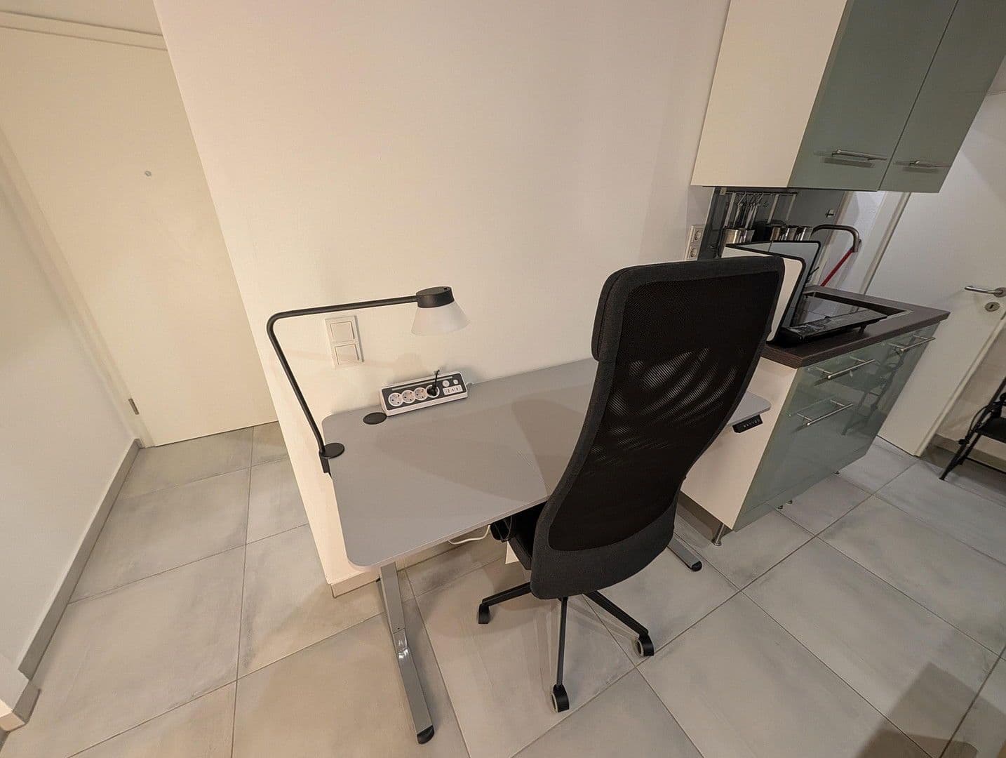 Pronájem bytu 1+1 23 m², Düsseldorf, Severní Porýní-Vestfálsko Pronájem bytu 1+1 23 m², Düsseldorf, Severní Porýní-Vestfálsko