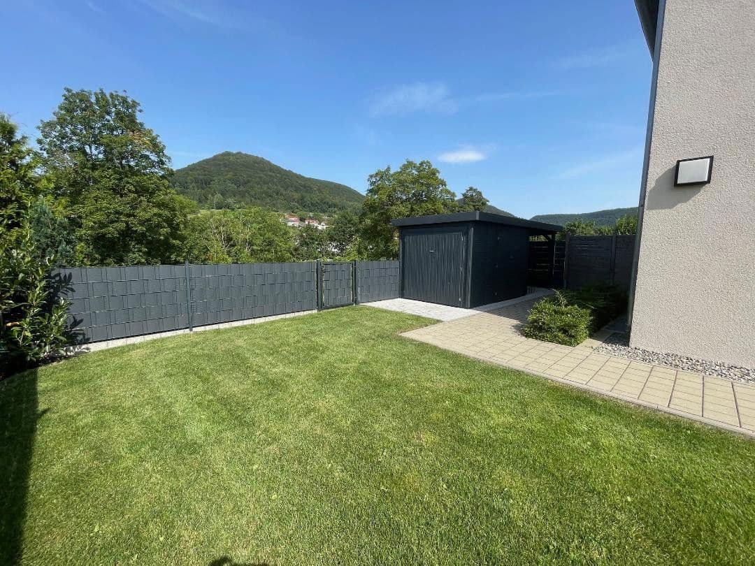 Prodej domu 117 m², pozemek 341 m², Ziegelhüttestr. 18/2, Reutlingen, Bádensko-Württembersko Prodej domu 117 m², pozemek 341 m², Ziegelhüttestr. 18/2, Reutlingen, Bádensko-Württembersko