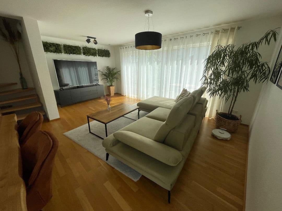 Prodej domu 117 m², pozemek 341 m², Ziegelhüttestr. 18/2, Reutlingen, Bádensko-Württembersko Prodej domu 117 m², pozemek 341 m², Ziegelhüttestr. 18/2, Reutlingen, Bádensko-Württembersko