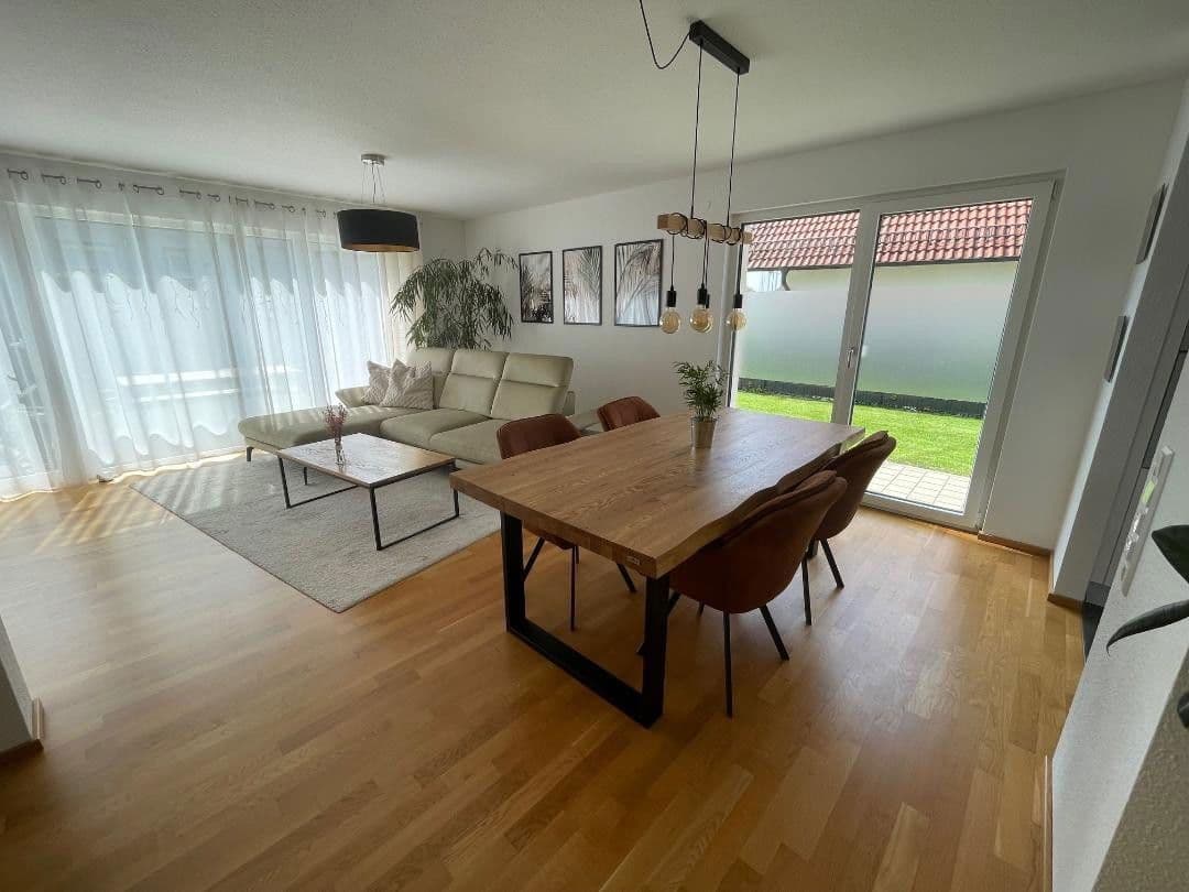 Prodej domu 117 m², pozemek 341 m², Ziegelhüttestr. 18/2, Reutlingen, Bádensko-Württembersko Prodej domu 117 m², pozemek 341 m², Ziegelhüttestr. 18/2, Reutlingen, Bádensko-Württembersko