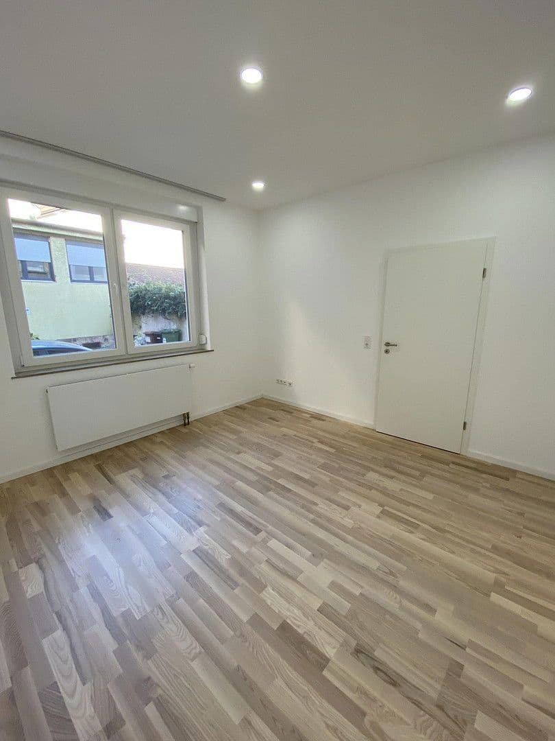 Pronájem bytu 3+1 64 m², Böcklerstr. 15, Stuttgart, Bádensko-Württembersko Pronájem bytu 3+1 64 m², Böcklerstr. 15, Stuttgart, Bádensko-Württembersko