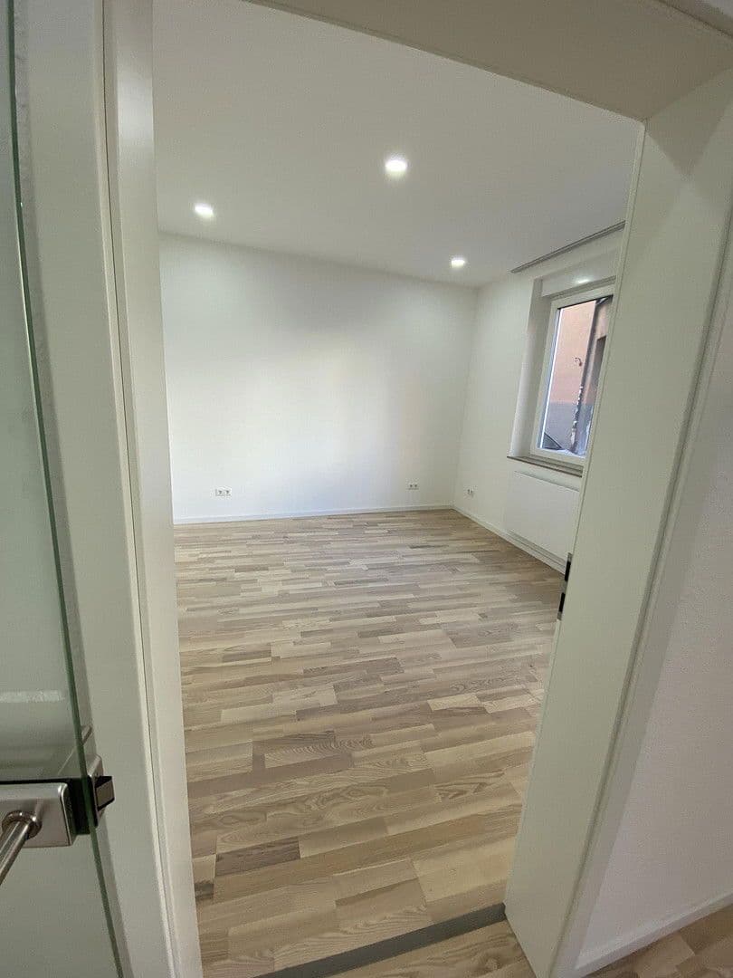 Pronájem bytu 3+1 64 m², Böcklerstr. 15, Stuttgart, Bádensko-Württembersko Pronájem bytu 3+1 64 m², Böcklerstr. 15, Stuttgart, Bádensko-Württembersko