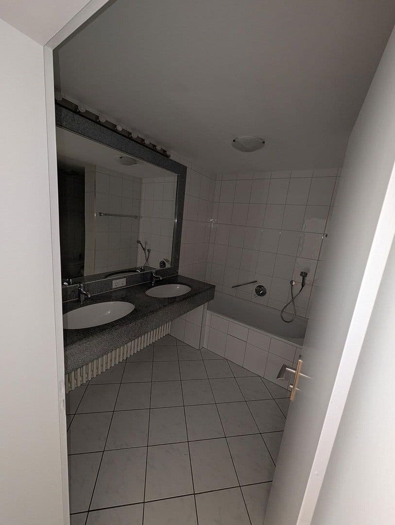 Pronájem bytu 3+1 90 m², Winterhalterstraße 7-9, Baden-Baden, Bádensko-Württembersko Pronájem bytu 3+1 90 m², Winterhalterstraße 7-9, Baden-Baden, Bádensko-Württembersko
