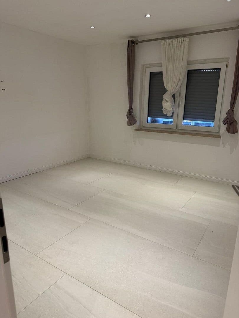 Pronájem bytu 3+1 90 m², Pohlheim, Hessen Pronájem bytu 3+1 90 m², Pohlheim, Hessen