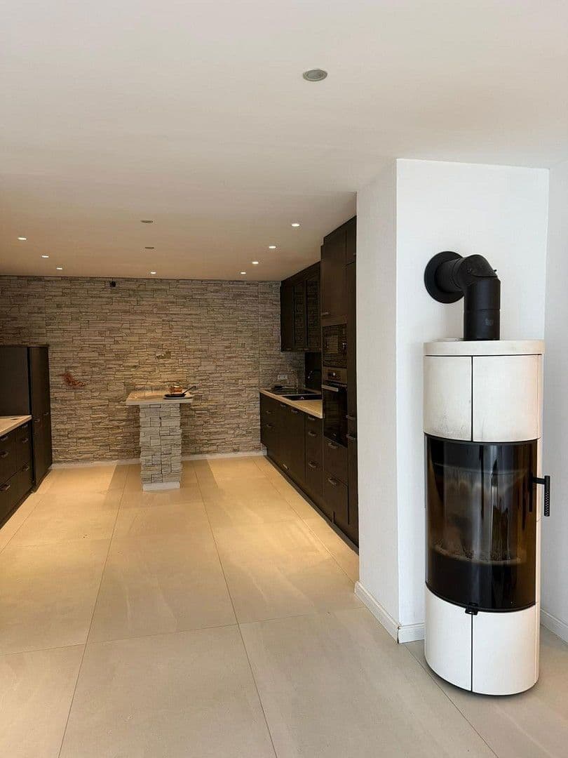 Pronájem bytu 3+1 90 m², Pohlheim, Hessen Pronájem bytu 3+1 90 m², Pohlheim, Hessen