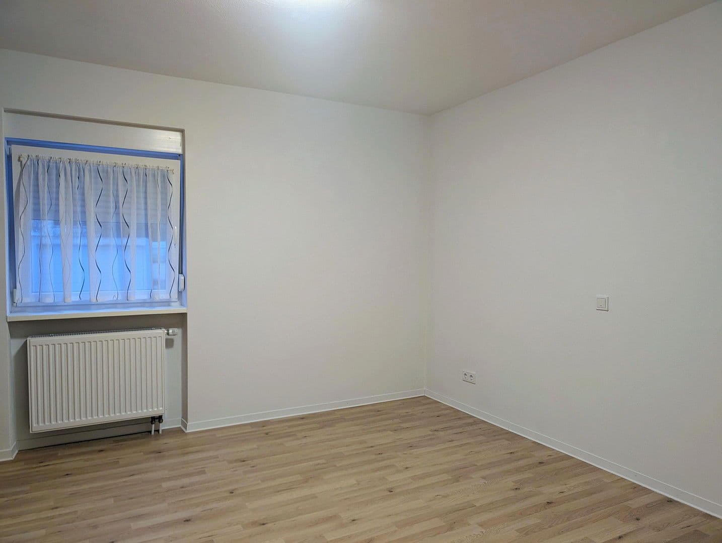 Pronájem bytu 3+1 55 m², Kaiserslautern, Porýní-Falc Pronájem bytu 3+1 55 m², Kaiserslautern, Porýní-Falc