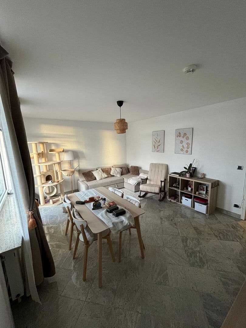 Pronájem bytu 3+1 83 m², Frankfurt am Main, Hessen Pronájem bytu 3+1 83 m², Frankfurt am Main, Hessen