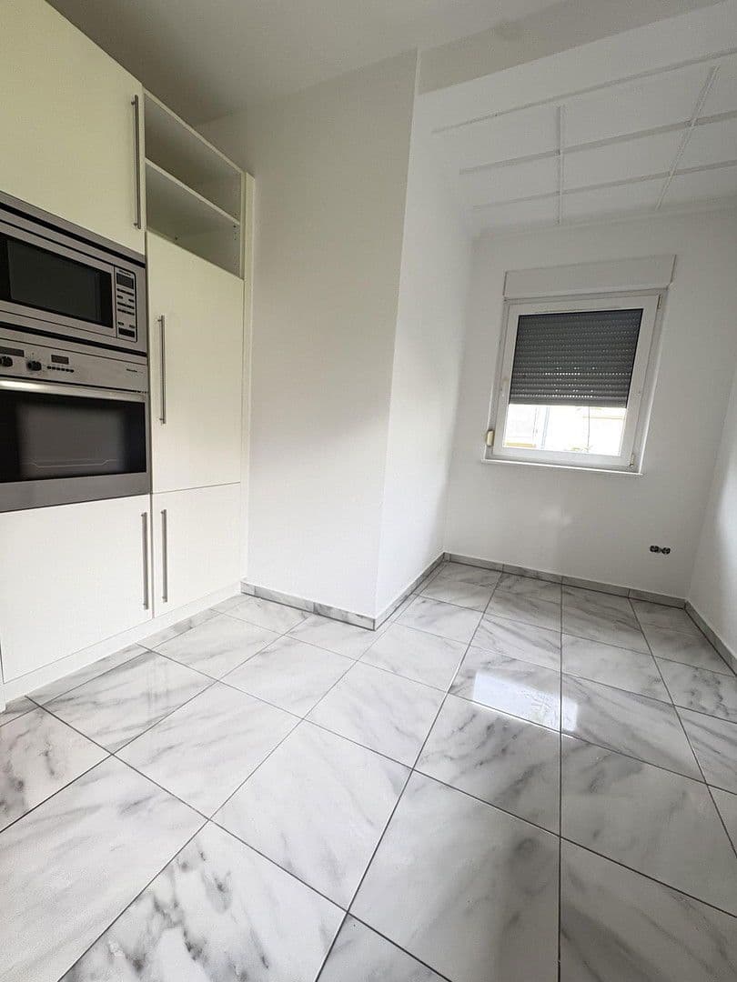 Pronájem bytu 3+1 91 m², Freiherr vom Stein Straße 28, Betzdorf, Porýní-Falc Pronájem bytu 3+1 91 m², Freiherr vom Stein Straße 28, Betzdorf, Porýní-Falc