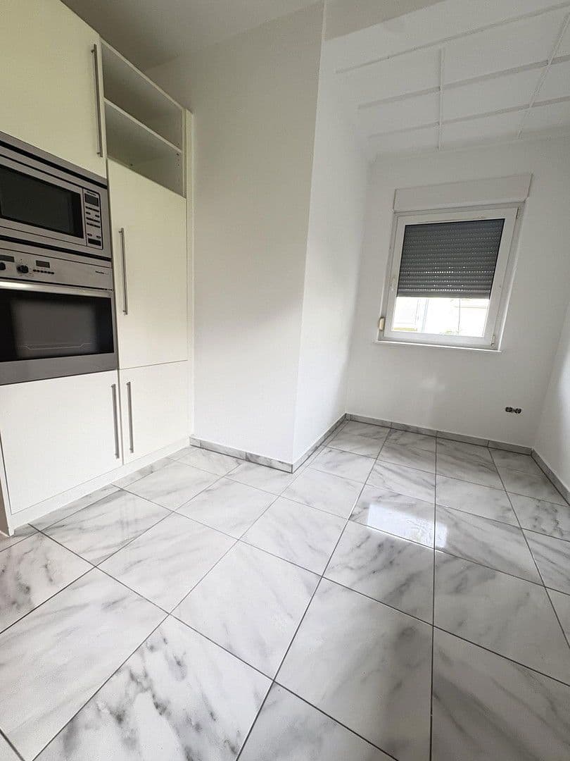 Pronájem bytu 3+1 91 m², Freiherr vom Stein Straße 28, Betzdorf, Porýní-Falc Pronájem bytu 3+1 91 m², Freiherr vom Stein Straße 28, Betzdorf, Porýní-Falc