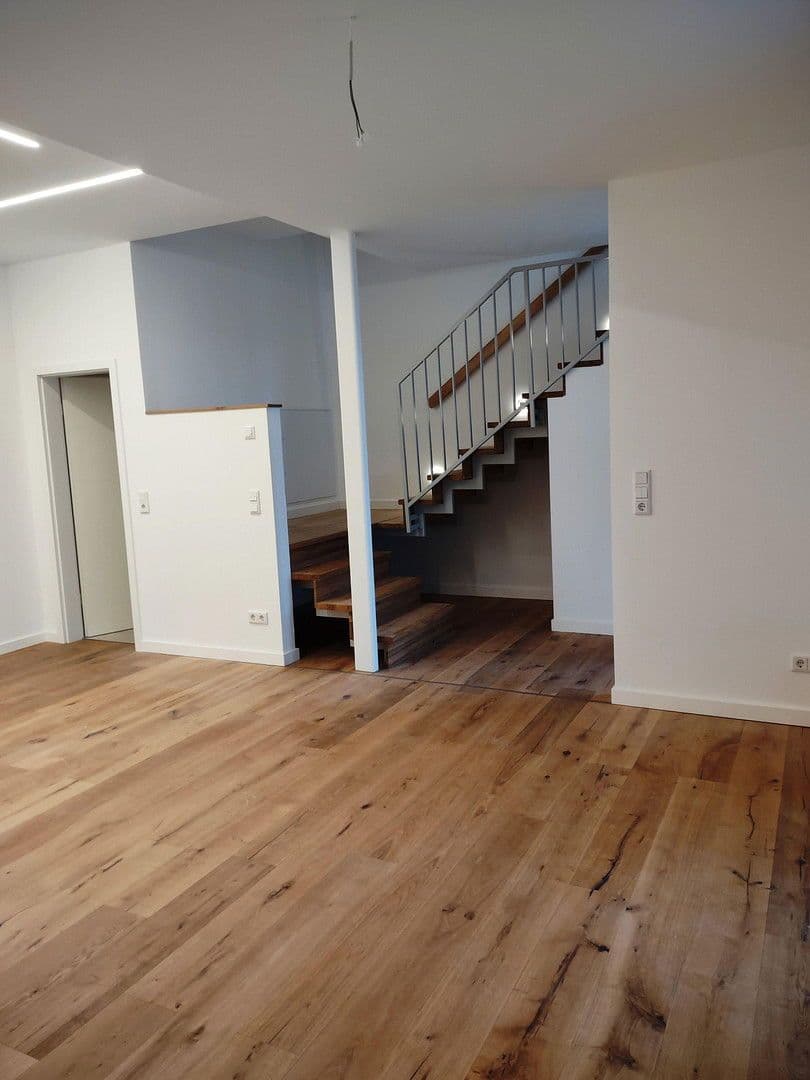 Prodej bytu 3+1 115 m², Halle, Sasko-Anhaltsko Prodej bytu 3+1 115 m², Halle, Sasko-Anhaltsko