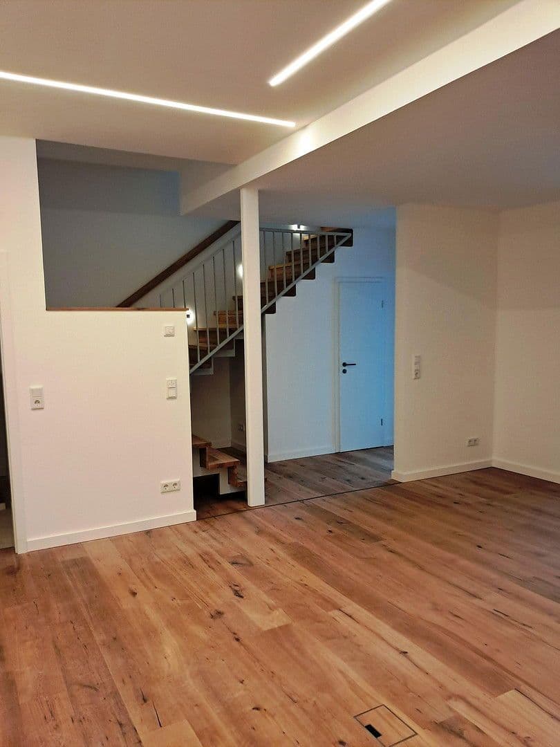 Prodej bytu 3+1 115 m², Halle, Sasko-Anhaltsko Prodej bytu 3+1 115 m², Halle, Sasko-Anhaltsko