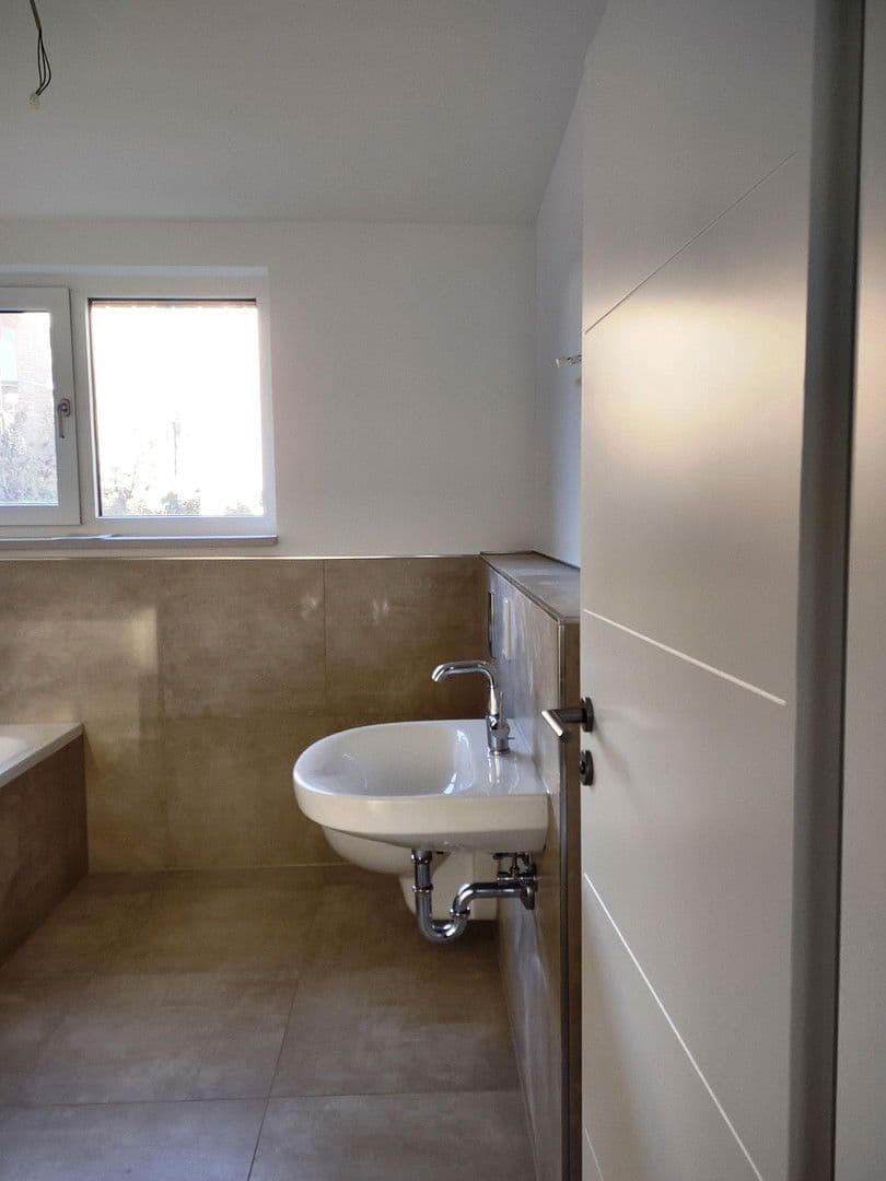 Prodej bytu 3+1 115 m², Halle, Sasko-Anhaltsko Prodej bytu 3+1 115 m², Halle, Sasko-Anhaltsko