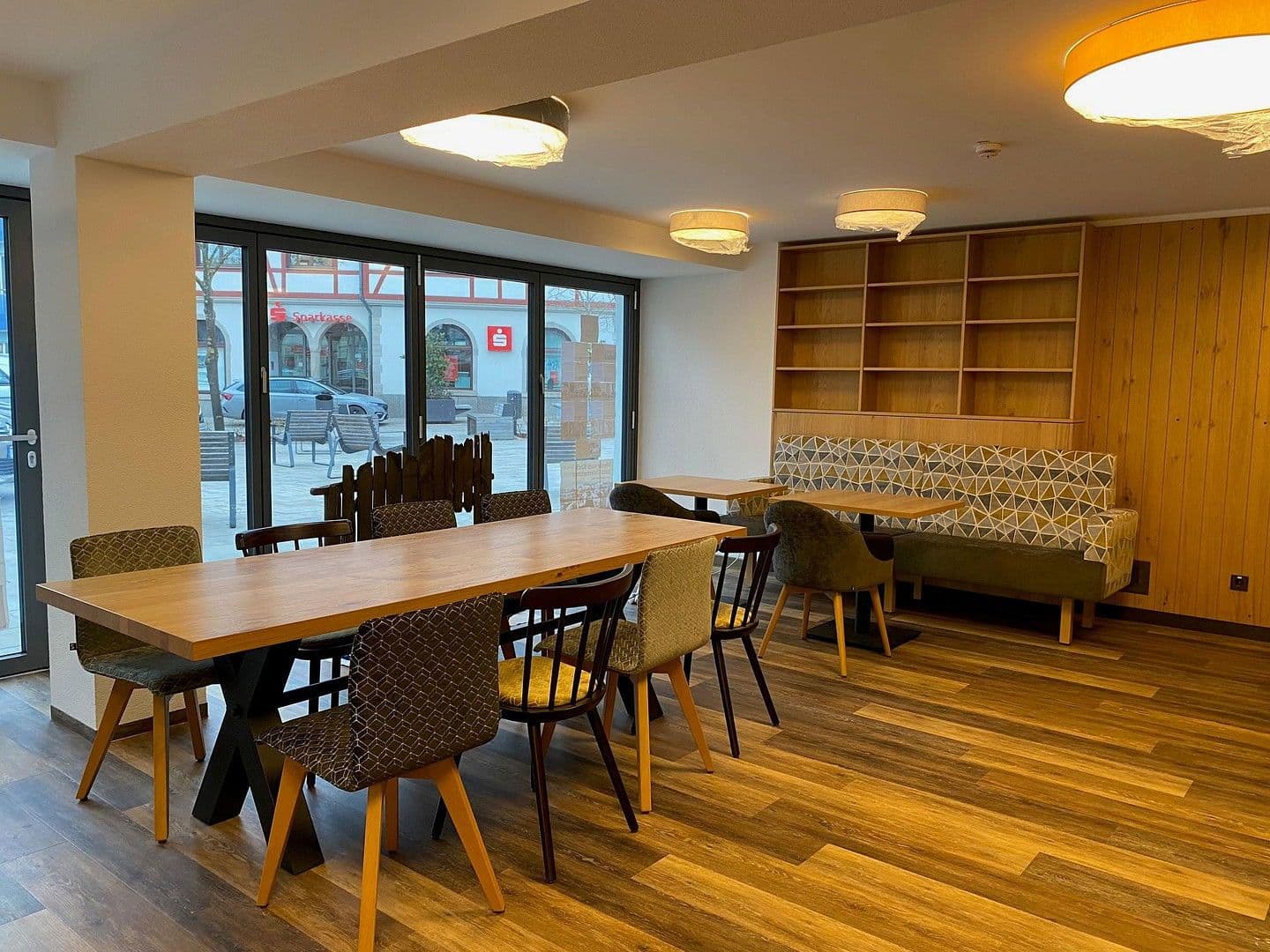 Pronájem nebytového prostoru 917 m², Möhlerplatz 2, Igersheim, Bádensko-Württembersko Pronájem nebytového prostoru 917 m², Möhlerplatz 2, Igersheim, Bádensko-Württembersko