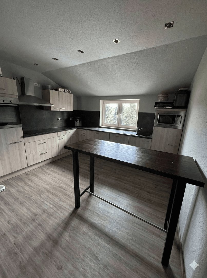 Pronájem bytu 3+1 81 m², Püttlingerstr.14, Saarbrücken, Země Sársko Pronájem bytu 3+1 81 m², Püttlingerstr.14, Saarbrücken, Země Sársko