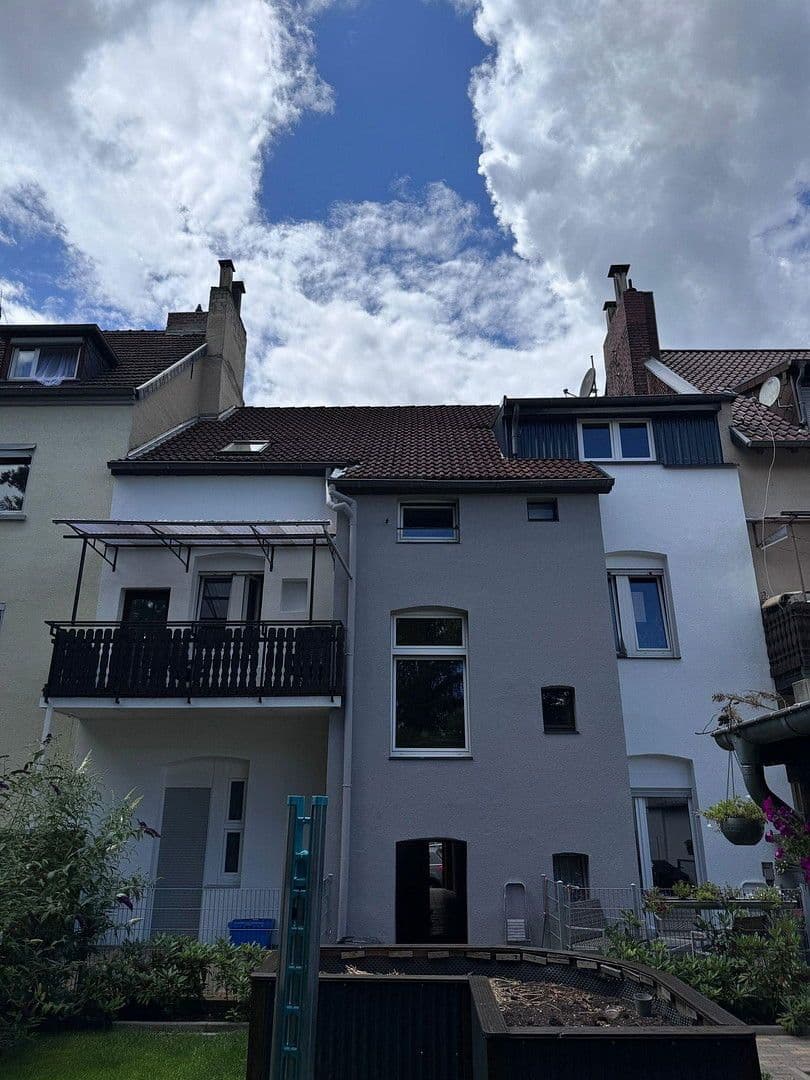 Pronájem bytu 3+1 81 m², Püttlingerstr.14, Saarbrücken, Země Sársko Pronájem bytu 3+1 81 m², Püttlingerstr.14, Saarbrücken, Země Sársko